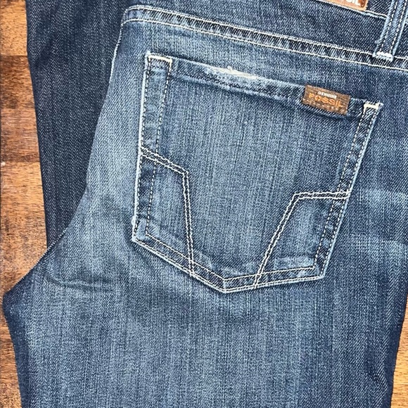 Preloved Fossil Flare Leg Jeans in a Medium Wash True Bellbottom Jeans Size 31 - Picture 2 of 7